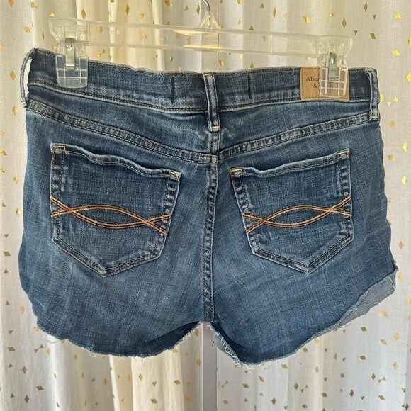 Abercrombie & Fitch Women's 5 Pocket Cuff Raw Hem Medium Wash Denim Shorts 4 27 - Picture 3 of 6